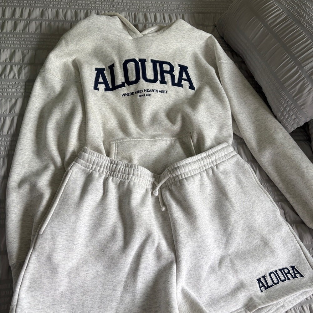 Oura Gray Women's Sweater Set